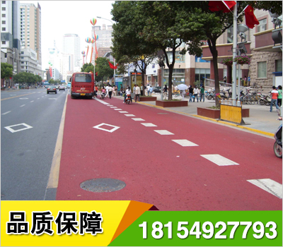 公交車專用道廣泛應(yīng)用于:城市公交車專用道,公交港灣,高架橋的坡道,陡坡,急彎,交叉路口交通警示減速帶,防滑帶,斑馬線,環(huán)島等.